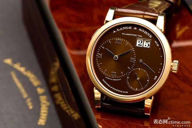 值、独特且稀缺每一块都极具辨识度我有幸买到这几块K8凯发登录盘点11款真正值得追的限量表神仙颜(图22)